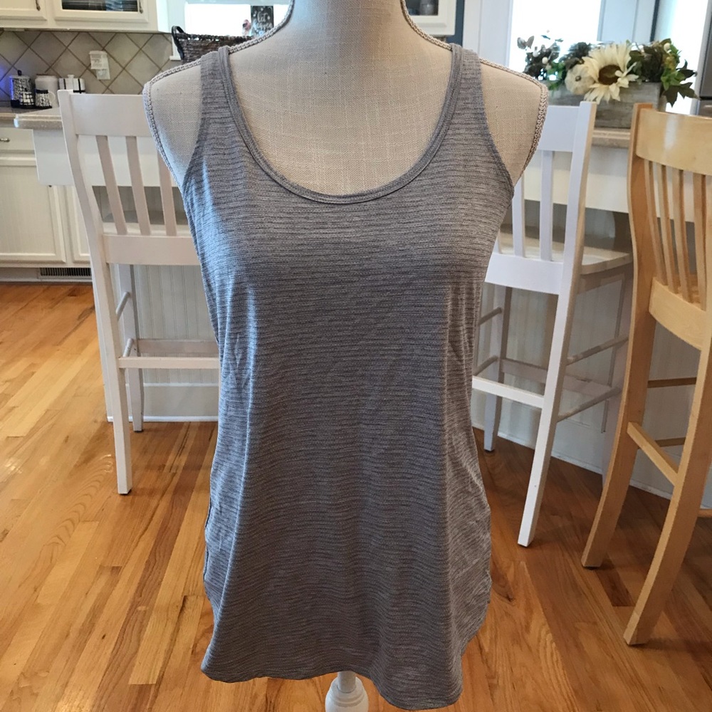 💜 3 for $18 or 5 for $25 💜 Maurice’s in motion shimmery gray athletic top
